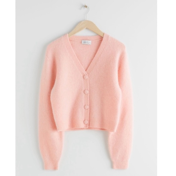 Blush pink cropped v-neck cardigan sweater - Picture 3 of 9